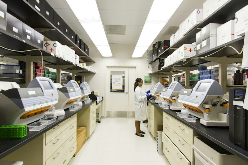 Blood and urine pathology testing at AMS Clinic